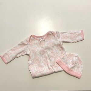 ⭐️3/$15 + 15% off. LITTLE ME | Nightgown & cap. Flap to cover hands. 0-3 Months.